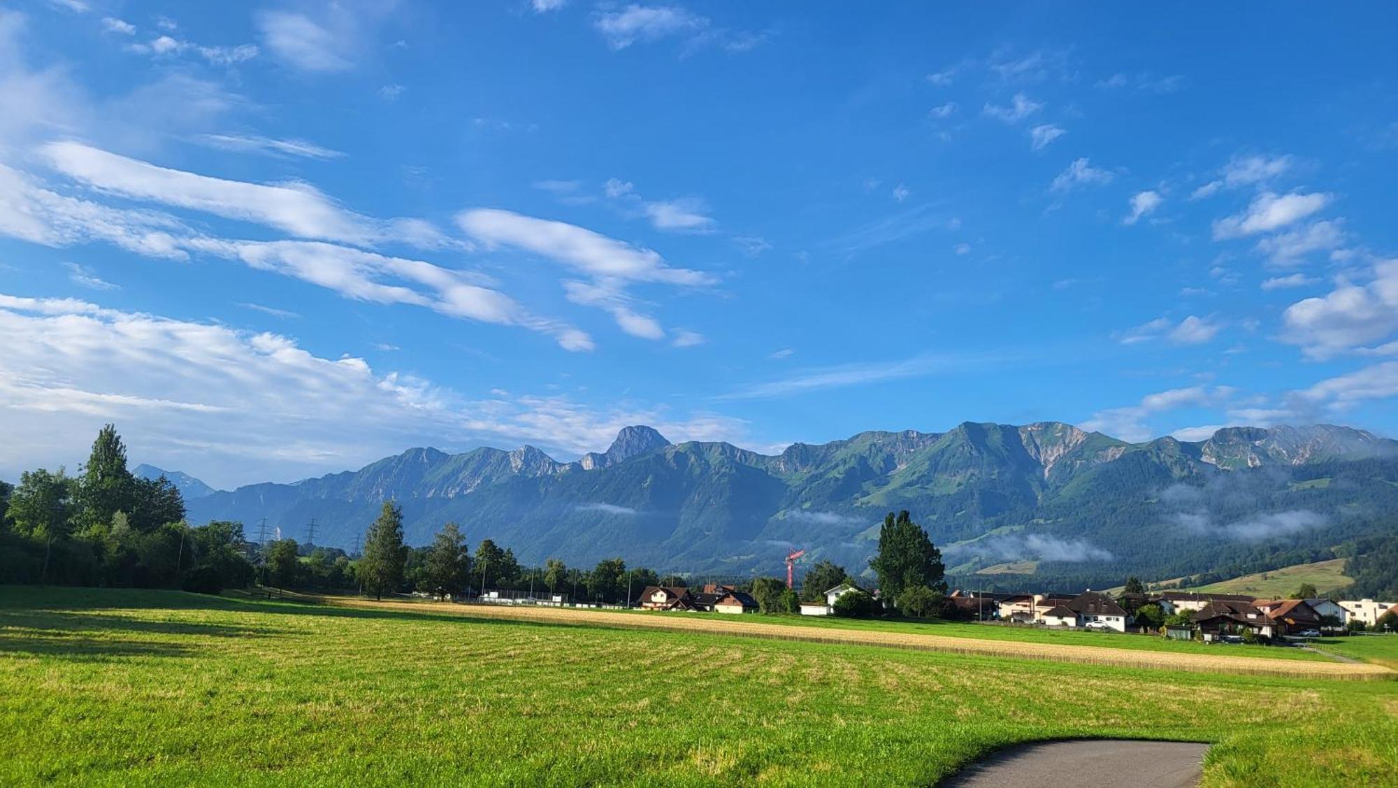 Auszeit Bed & Breakfast Wattenwil Luaran gambar