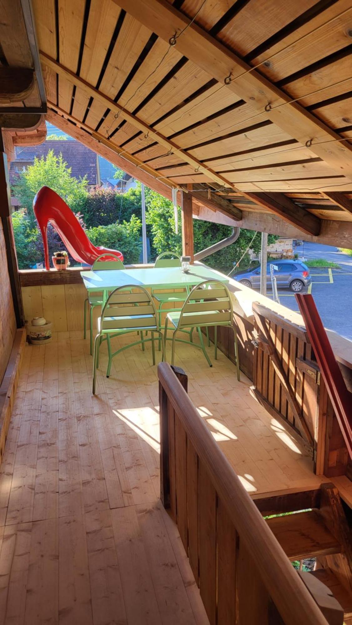 Auszeit Bed & Breakfast Wattenwil Luaran gambar